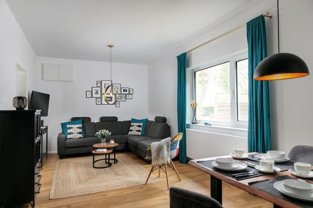Charmantes Townhaus Mit Garten, W-Lan & Netflix Potsdam Exteriör bild